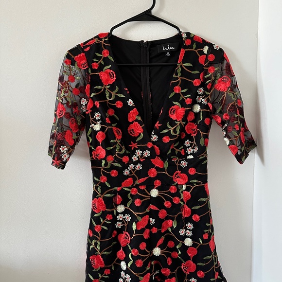XS Whirlwind Heart Black Multi Floral Embroidered Romper - Picture 2 of 4